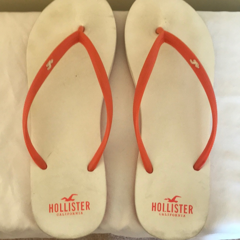Hollister flip flops